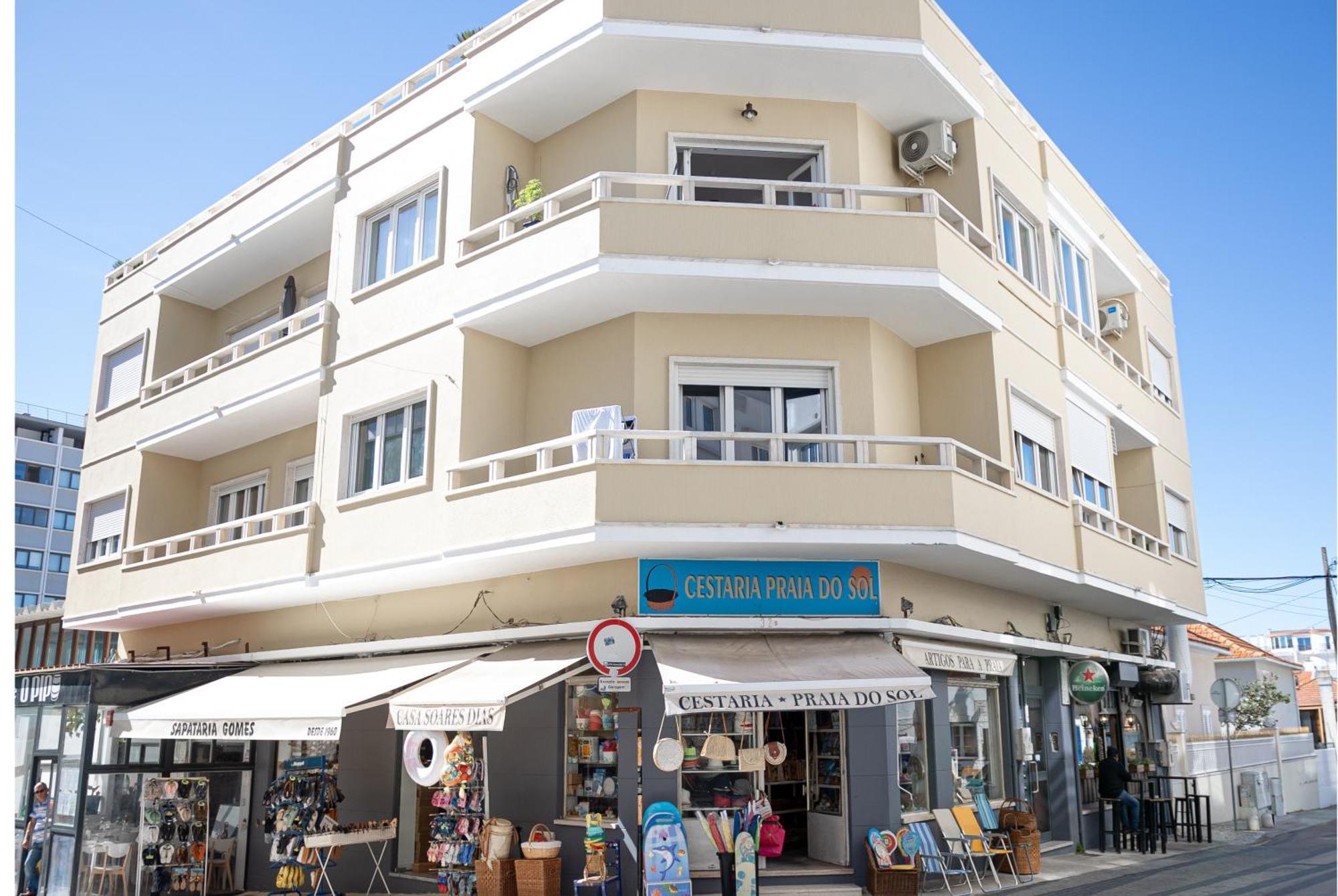 Capitao Ribeiro Surf House Appartement Costa de Caparica Buitenkant foto